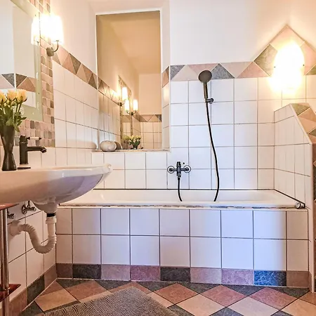 1 By Interhome דירה