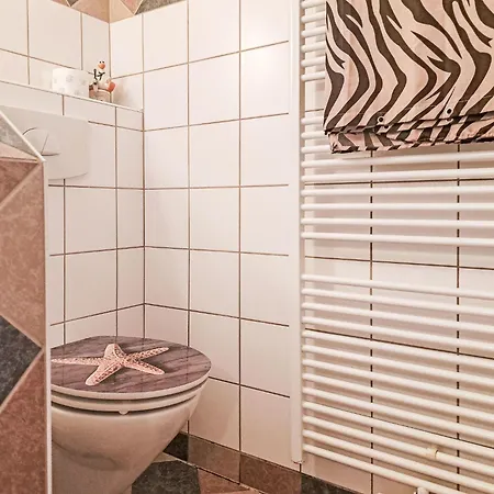 1 By Interhome דירה