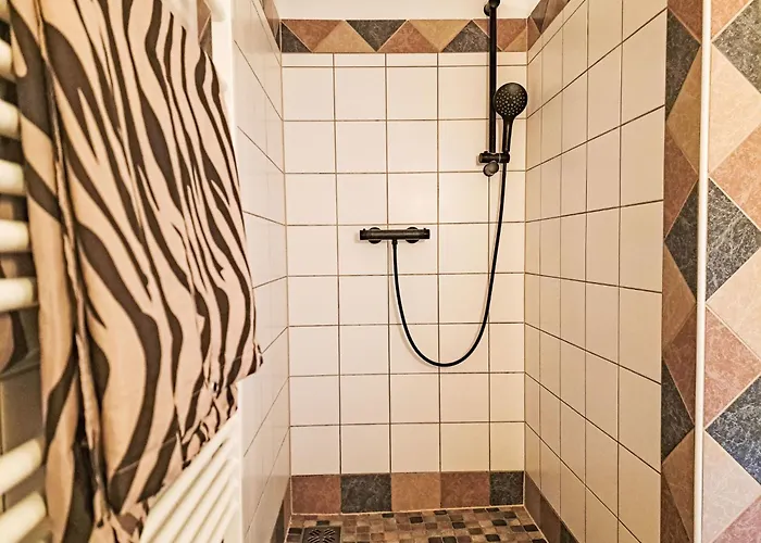 1 By Interhome דירה